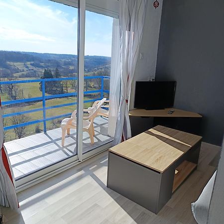 Apartamento Bellevue La Tour-dʼAuvergne Exterior foto