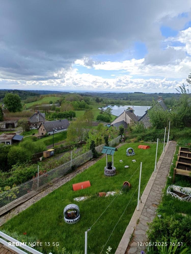 Apartamento Bellevue La Tour-dʼAuvergne Exterior foto